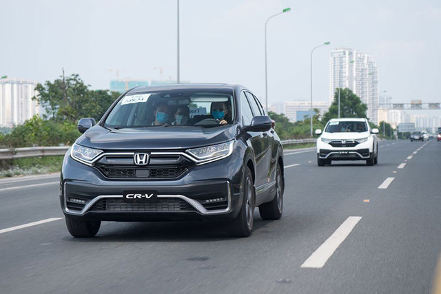 Honda CR-V đại hạ giá tới 120 triệu đồng tại Việt Nam - Hình 2 Honda CR-V dai ha gia toi 120 trieu dong tai Viet Nam-Hinh-2