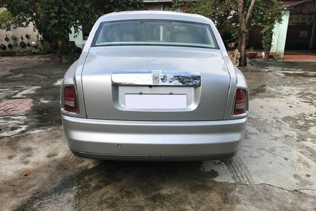 Cận cảnh Rolls-Royce Phantom tiền tỷ đi thuê của Tina Dương ở Bắc Giang - Hình 4 Can canh Rolls-Royce Phantom tien ty di thue cua Tina Duong o Bac Giang-Hinh-4