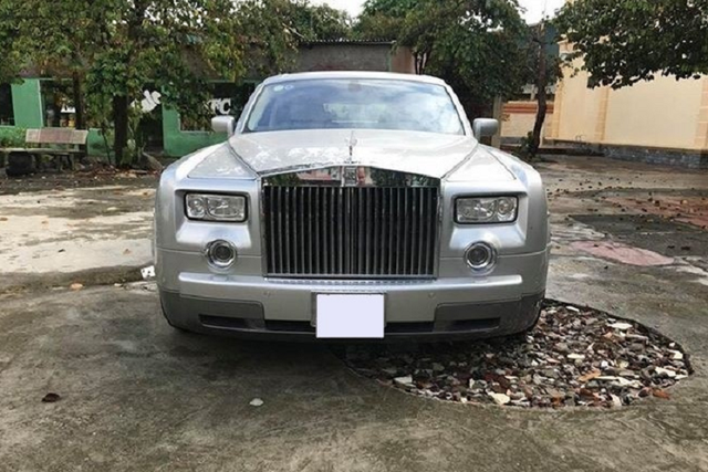 Cận cảnh Rolls-Royce Phantom tiền tỷ đi thuê của Tina Dương ở Bắc Giang - Hình 2 Can canh Rolls-Royce Phantom tien ty di thue cua Tina Duong o Bac Giang-Hinh-2