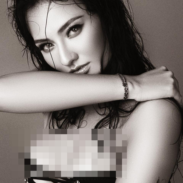 Ngọc Trinh, Hồng Quế cực sexy khi mặc đụng hàng - Hình 3 Ngoc Trinh, Hong Que cuc sexy khi mac dung hang-Hinh-3