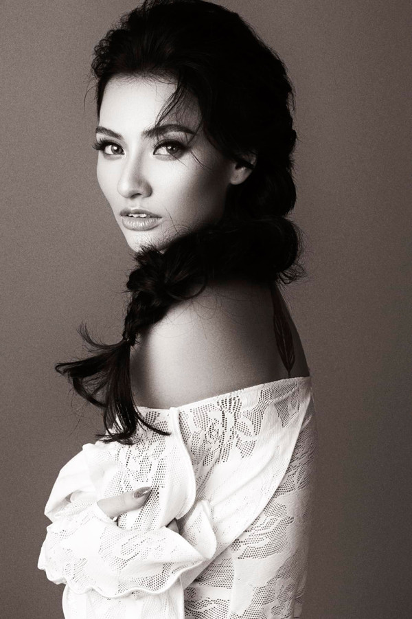 Ngọc Trinh, Hồng Quế cực sexy khi mặc đụng hàng Ngoc Trinh, Hong Que cuc sexy khi mac dung hang