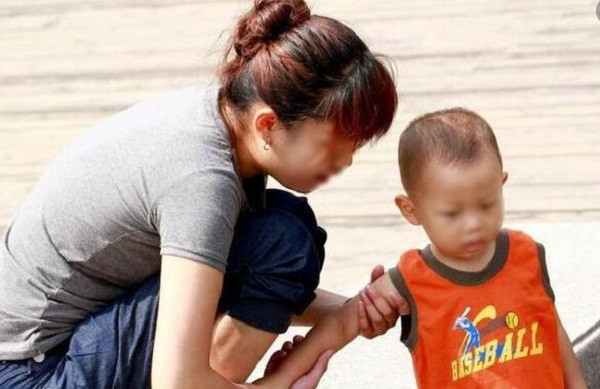 Bỏ con nhỏ theo trai, chị dâu mặt dày đòi làm điều ngang ngược Bo con nho theo trai, chi dau mat day doi lam dieu ngang nguoc