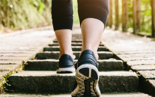 6 thói quen đi bộ gây hại cho sức khỏe nhiều người không biết - Hình 2 6 thoi quen di bo gay hai cho suc khoe nhieu nguoi khong biet-Hinh-2