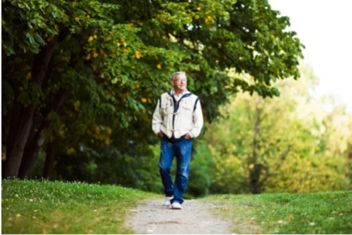 6 thói quen đi bộ gây hại cho sức khỏe nhiều người không biết - Hình 9 6 thoi quen di bo gay hai cho suc khoe nhieu nguoi khong biet-Hinh-9