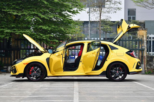 Cận cảnh Honda Civic Type R giá không dưới 3,5 tỷ đồng Can canh Honda Civic Type R gia khong duoi 3,5 ty dong