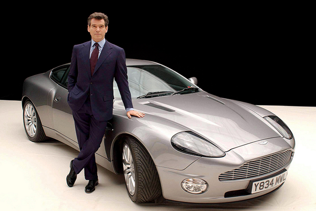 Ngắm Aston Martin V12 Vanquish cùng điệp viên 007 thế hệ đầu tiên Ngam Aston Martin V12 Vanquish cung diep vien 007 the he dau tien