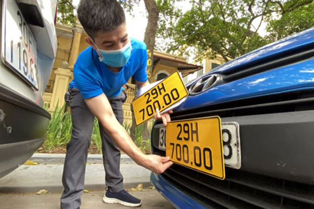 Chủ ôtô kinh doanh nhưng không đổi biển số vàng bị phạt bao nhiêu tiền? - Hình 2 Chu oto kinh doanh nhung khong doi bien so vang bi phat bao nhieu tien?-Hinh-2
