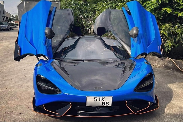 Cận cảnh siêu xe hơn 30 tỷ đồng của đại gia Sài Gòn Can canh sieu xe hon 30 ty dong cua dai gia Sai Gon