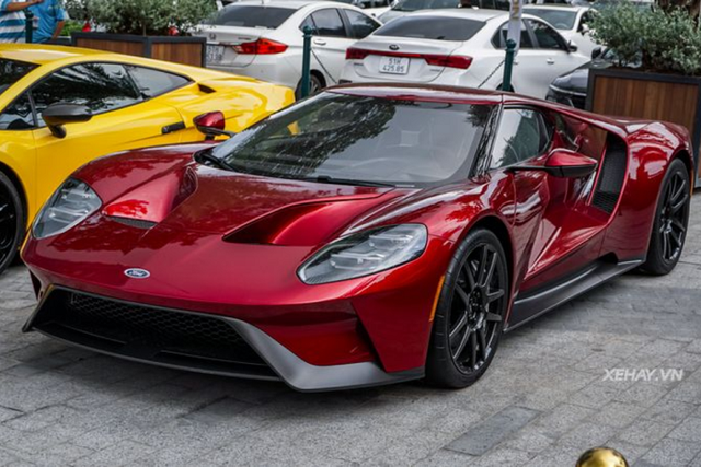 Cận cảnh Ford GT Liquid Red giá hơn 30 tỷ ở TP HCM Can canh Ford GT Liquid Red gia hon 30 ty o TP HCM