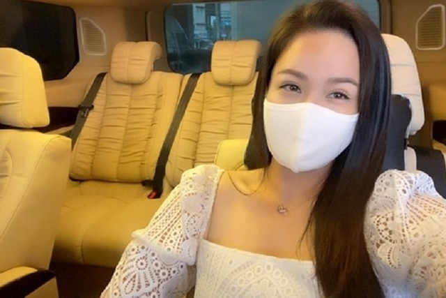 Ca sĩ diễn viên Nhật Kim Anh sở hữu những xe sang bạc tỷ nào? - Hình 2 Ca si dien vien Nhat Kim Anh so huu nhung xe sang bac ty nao?-Hinh-2