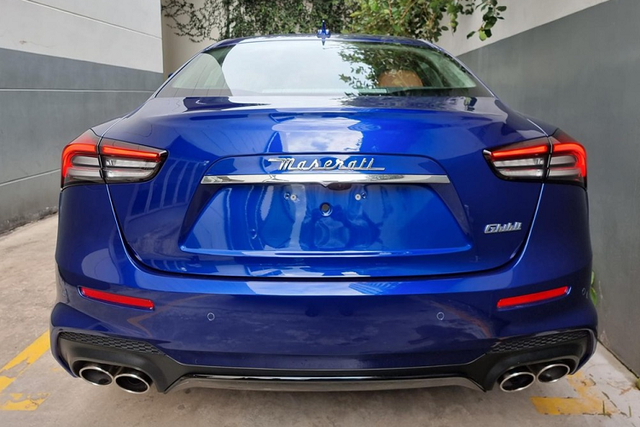 Ngắm Maserati Ghibli Hybrid phiên bản mới, gần 6 tỷ đồng ở Việt Nam - Hình 2 Ngam Maserati Ghibli Hybrid phien ban moi, gan 6 ty dong o Viet Nam-Hinh-2