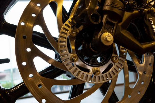 Husqvarna Svartpilen 401 có gì đặc biệt mà gần 200 triệu tại Hà Nội? - Hình 6 Husqvarna Svartpilen 401 co gi dac biet ma gan 200 trieu tai Ha Noi?-Hinh-6