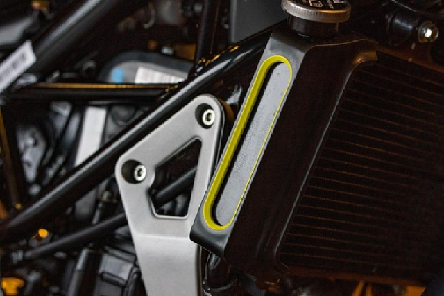 Husqvarna Svartpilen 401 có gì đặc biệt mà gần 200 triệu tại Hà Nội? - Hình 7 Husqvarna Svartpilen 401 co gi dac biet ma gan 200 trieu tai Ha Noi?-Hinh-7