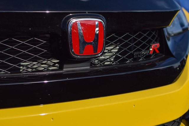 Ngắm Honda Civic Type R tại Việt Nam, giá khoảng hơn 3 tỷ đồng - Hình 4 Ngam Honda Civic Type R tai Viet Nam, gia khoang hon 3 ty dong-Hinh-4