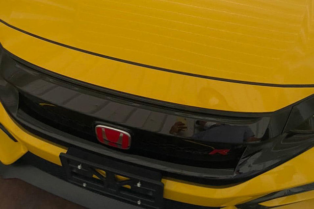 Ngắm Honda Civic Type R tại Việt Nam, giá khoảng hơn 3 tỷ đồng - Hình 2 Ngam Honda Civic Type R tai Viet Nam, gia khoang hon 3 ty dong-Hinh-2