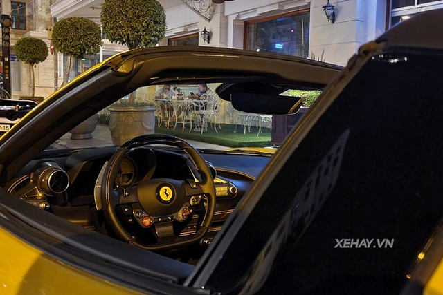 Ngắm Ferrari F8 Spider hơn 20 tỷ “độ” Novitec độc nhất Việt Nam - Hình 5 Ngam Ferrari F8 Spider hon 20 ty “do” Novitec doc nhat Viet Nam-Hinh-5