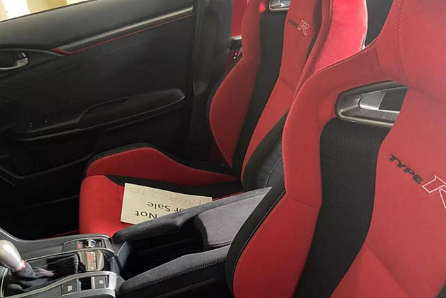 Ngắm Honda Civic Type R tại Việt Nam, giá khoảng hơn 3 tỷ đồng - Hình 6 Ngam Honda Civic Type R tai Viet Nam, gia khoang hon 3 ty dong-Hinh-6