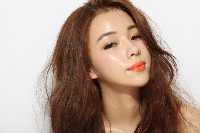 Chăm sóc da dầu thế nào để không bóng nhờn trong ngày hè oi bức? - Hình 6 Cham soc da dau the nao de khong bong nhon trong ngay he oi buc?-Hinh-6