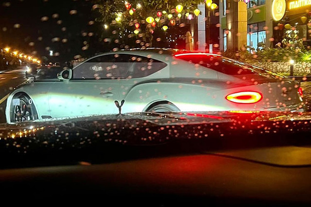 Cường Đô La khoe Bentley Continental GT 20 tỷ đồng - Hình 10 Cuong Do La khoe Bentley Continental GT 20 ty dong-Hinh-10