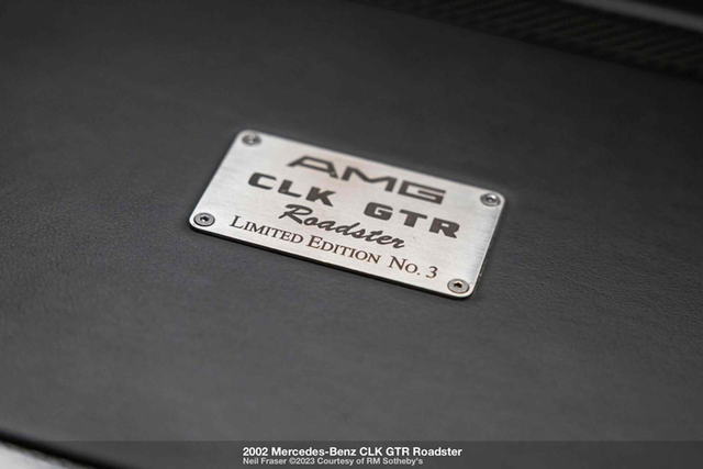 Rao bán Mercedes CLK GTR Roadster chạy 21 năm giá 248 tỷ đồng - Hình 5 Rao ban Mercedes CLK GTR Roadster chay 21 nam gia 248 ty dong-Hinh-5