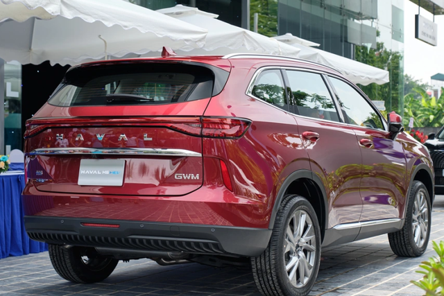 Người mua xe Haval H6 HEV được hưởng ưu đãi tới gần 250 triệu - Hình 3 Nguoi mua xe Haval H6 HEV duoc huong uu dai toi gan 250 trieu-Hinh-3