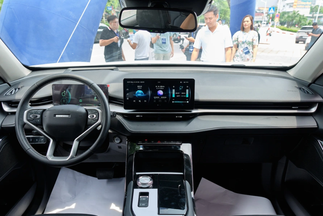 Người mua xe Haval H6 HEV được hưởng ưu đãi tới gần 250 triệu - Hình 2 Nguoi mua xe Haval H6 HEV duoc huong uu dai toi gan 250 trieu-Hinh-2