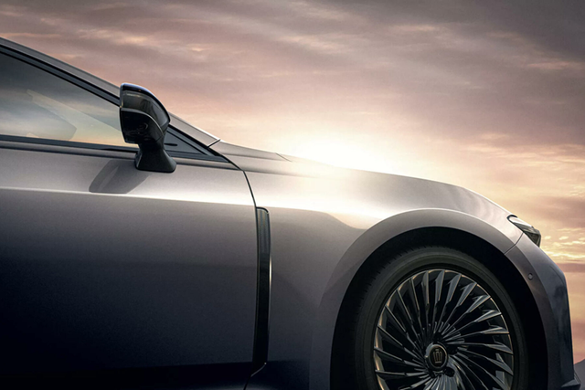 Toyota Crown Sedan 2024 chốt giá bán từ 1,2 tỷ đồng - Hình 8 Toyota Crown Sedan 2024 chot gia ban tu 1,2 ty dong-Hinh-8