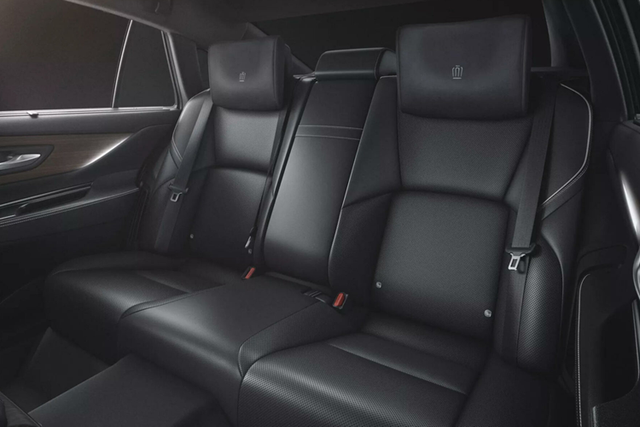 Toyota Crown Sedan 2024 chốt giá bán từ 1,2 tỷ đồng - Hình 6 Toyota Crown Sedan 2024 chot gia ban tu 1,2 ty dong-Hinh-6