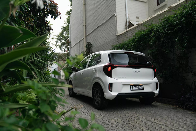 Xem Kia Morning đậm chất thể thao chỉ từ 295 triệu đồng - Hình 10 Xem Kia Morning dam chat the thao chi tu 295 trieu dong-Hinh-10