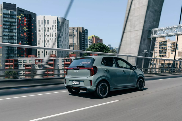 Xem Kia Morning đậm chất thể thao chỉ từ 295 triệu đồng - Hình 9 Xem Kia Morning dam chat the thao chi tu 295 trieu dong-Hinh-9