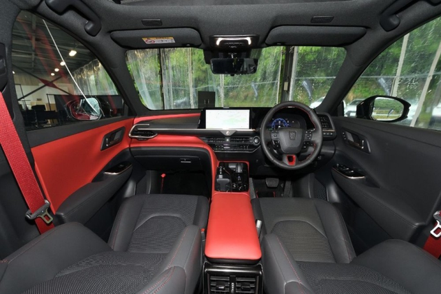 Toyota Crown Sport 2024 trong giong nhu sieu xe-Hinh-6