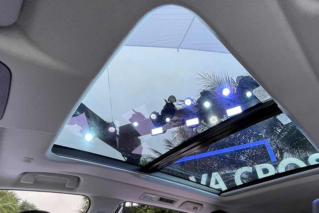 Toyota Innova Cross Hybrid giá gần 1 tỷ đồng tại Việt Nam có gì hay? - Hình 11 Toyota Innova Cross Hybrid gia gan 1 ty dong tai Viet Nam co gi hay?-Hinh-11