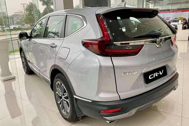 Honda CR-V 2022 giảm giá tới 200 triệu xả hàng tồn - Hình 3 Honda CR-V 2022 giam gia toi 200 trieu xa hang ton-Hinh-3