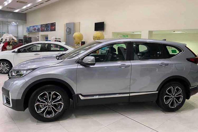 Honda CR-V 2022 giảm giá tới 200 triệu xả hàng tồn - Hình 2 Honda CR-V 2022 giam gia toi 200 trieu xa hang ton-Hinh-2