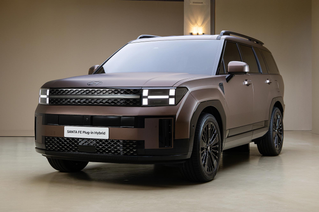 Cận cảnh Hyundai SantaFe Hybrid 2024 từ 705 triệu đồng - Hình 9 Can canh Hyundai SantaFe Hybrid 2024 tu 705 trieu dong-Hinh-9