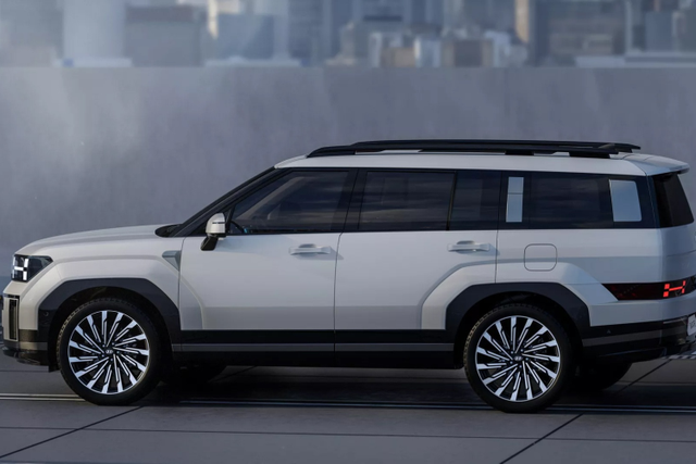 Cận cảnh Hyundai SantaFe Hybrid 2024 từ 705 triệu đồng - Hình 8 Can canh Hyundai SantaFe Hybrid 2024 tu 705 trieu dong-Hinh-8