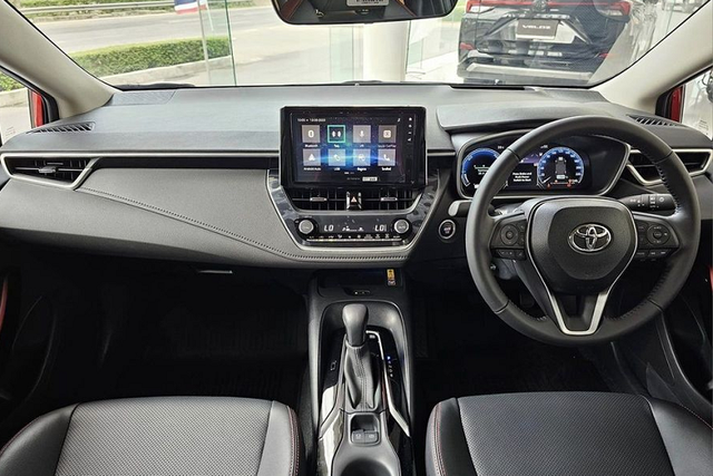 Toyota Corolla Altis 2024 nâng cấp nhẹ, tăng giá bán - Hình 2 Toyota Corolla Altis 2024 nang cap nhe, tang gia ban-Hinh-2