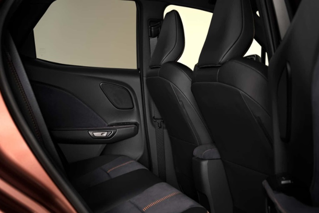 Chi tiết Lexus LBX 2024 chỉ hơn 800 triệu sắp về Việt Nam - Hình 8 Chi tiet Lexus LBX 2024 chi hon 800 trieu sap ve Viet Nam-Hinh-8