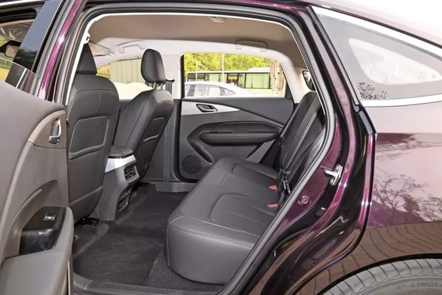 Chi tiết Wuling Starlight 2024 chỉ 288 triệu đồng - Hình 5 Chi tiet Wuling Starlight 2024 chi 288 trieu dong-Hinh-5