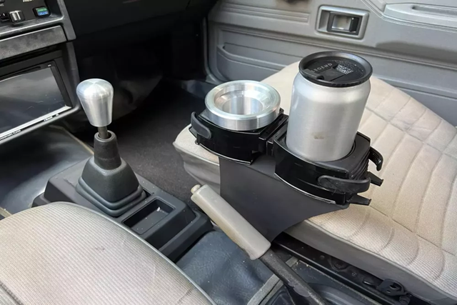 Cận cảnh Toyota Corolla gần 40 tuổi của đại gia Đặng Lê Nguyên Vũ - Hình 9 Can canh Toyota Corolla gan 40 tuoi cua dai gia Dang Le Nguyen Vu-Hinh-9