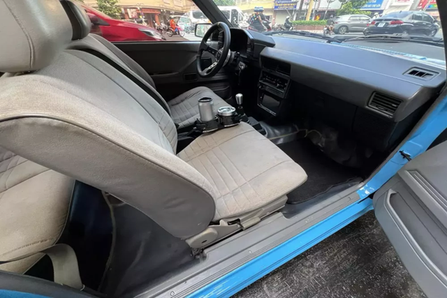 Cận cảnh Toyota Corolla gần 40 tuổi của đại gia Đặng Lê Nguyên Vũ - Hình 7 Can canh Toyota Corolla gan 40 tuoi cua dai gia Dang Le Nguyen Vu-Hinh-7