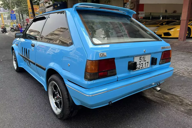 Cận cảnh Toyota Corolla gần 40 tuổi của đại gia Đặng Lê Nguyên Vũ - Hình 5 Can canh Toyota Corolla gan 40 tuoi cua dai gia Dang Le Nguyen Vu-Hinh-5