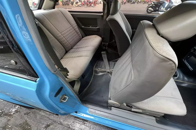 Cận cảnh Toyota Corolla gần 40 tuổi của đại gia Đặng Lê Nguyên Vũ - Hình 8 Can canh Toyota Corolla gan 40 tuoi cua dai gia Dang Le Nguyen Vu-Hinh-8