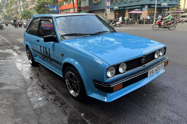 Cận cảnh Toyota Corolla gần 40 tuổi của đại gia Đặng Lê Nguyên Vũ - Hình 4 Can canh Toyota Corolla gan 40 tuoi cua dai gia Dang Le Nguyen Vu-Hinh-4