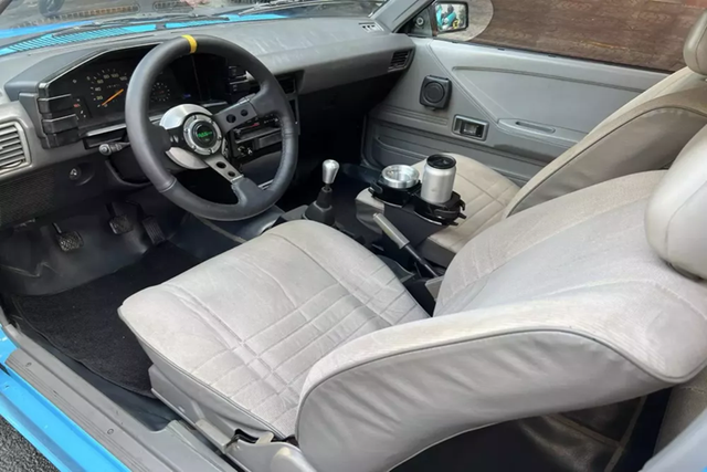 Cận cảnh Toyota Corolla gần 40 tuổi của đại gia Đặng Lê Nguyên Vũ - Hình 6 Can canh Toyota Corolla gan 40 tuoi cua dai gia Dang Le Nguyen Vu-Hinh-6