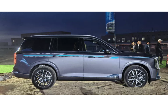 Chi tiet GAC Trumpchi ES9 tu 746 trieu dong-Hinh-4