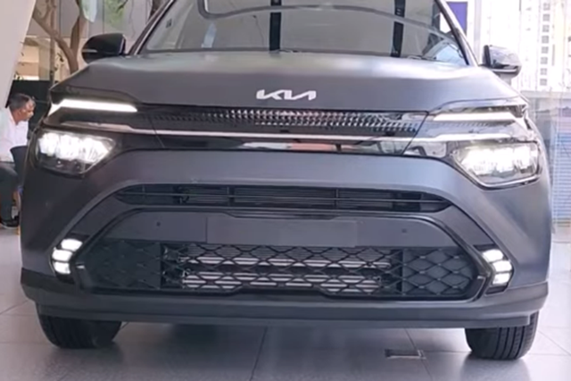 Chi tiết Kia Carens X-Line 2023 từ 551 triệu đồng - Hình 7 Chi tiet Kia Carens X-Line 2023 tu 551 trieu dong-Hinh-7