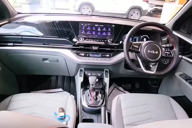 Chi tiết Kia Carens X-Line 2023 từ 551 triệu đồng - Hình 4 Chi tiet Kia Carens X-Line 2023 tu 551 trieu dong-Hinh-4