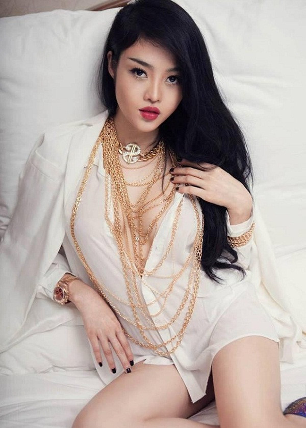 Phong cách thời trang sexy hết mức của Julia Hồ - Hình 2 Phong cach thoi trang sexy het muc cua Julia Ho-Hinh-2