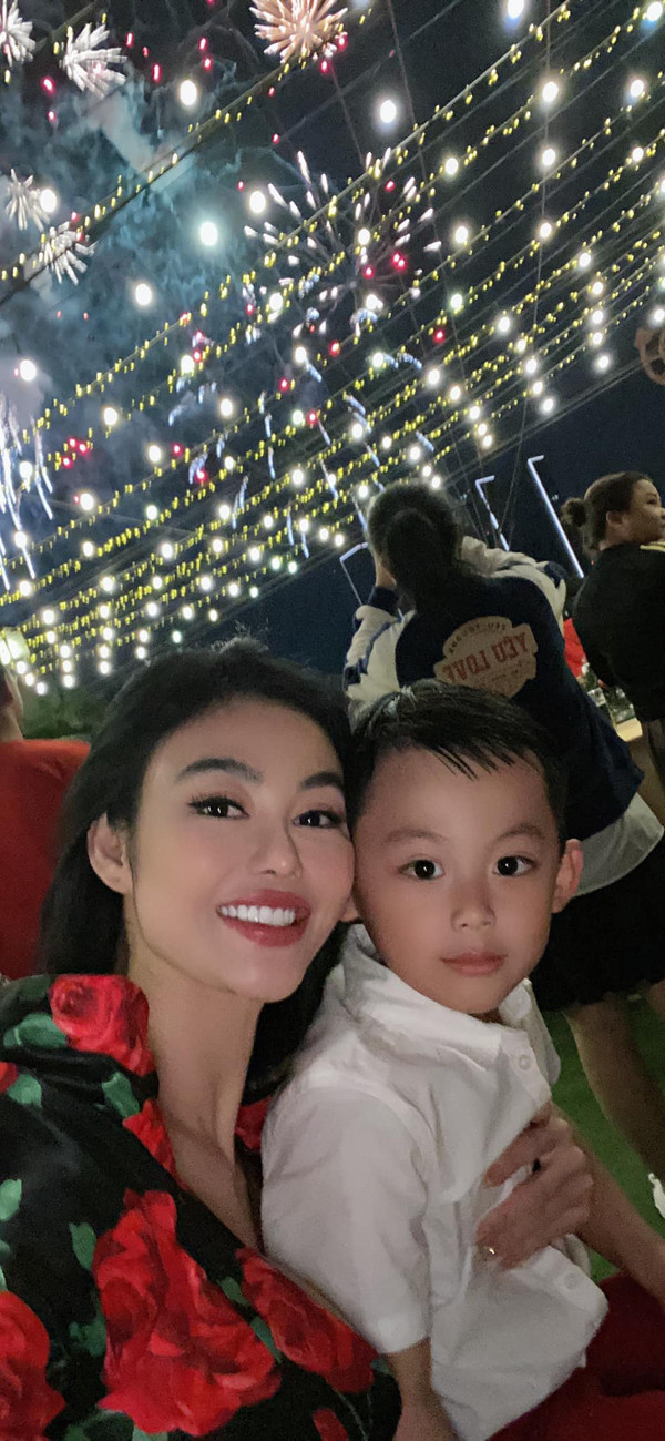 Phong cách thời trang sexy hết mức của Julia Hồ - Hình 8 Phong cach thoi trang sexy het muc cua Julia Ho-Hinh-8